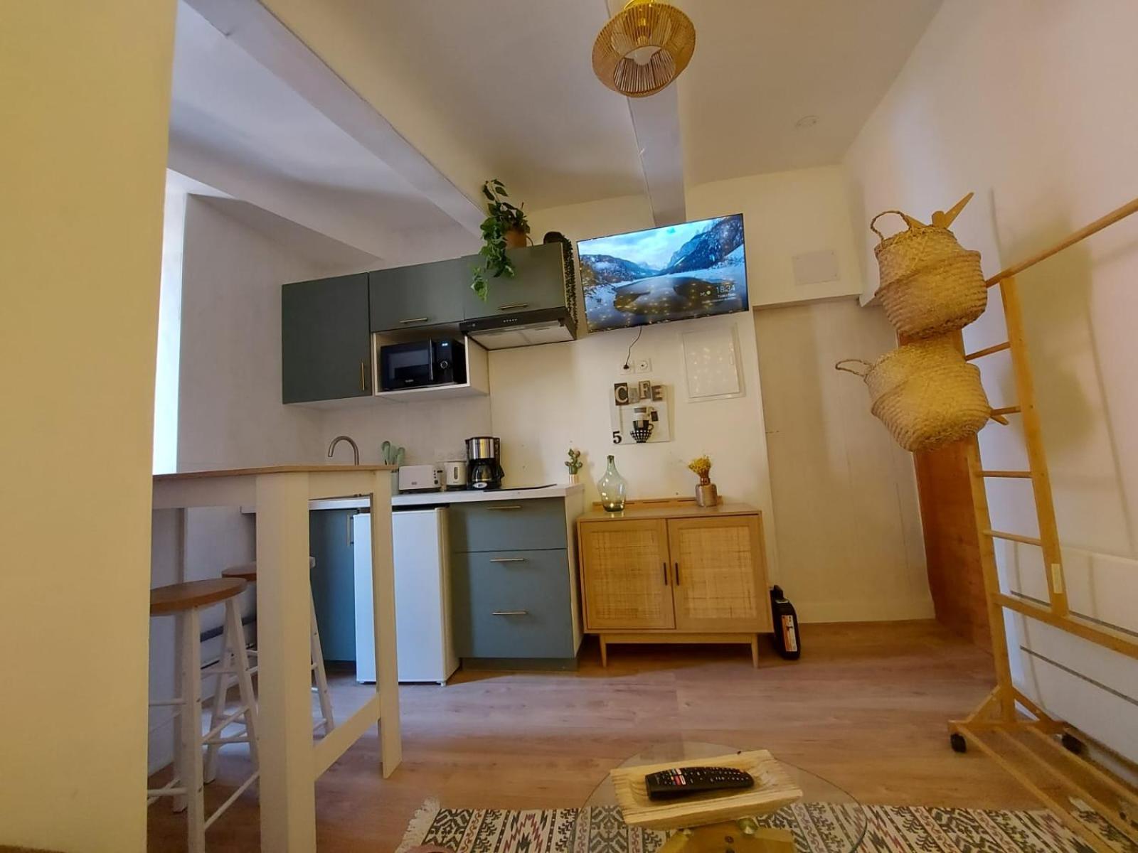 Le King & Suites Etoilees Gréoux-les-Bains Zewnętrze zdjęcie