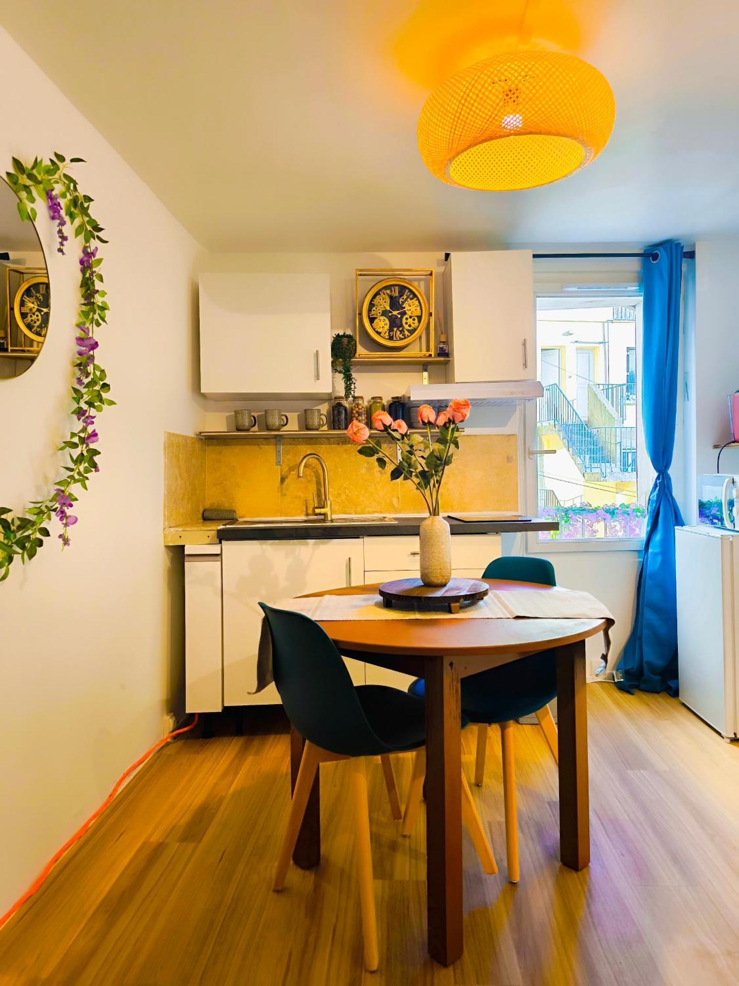 Le King & Suites Etoilees Gréoux-les-Bains Zewnętrze zdjęcie